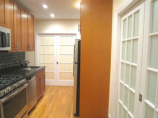 Rented by City Connections Realty | media 29