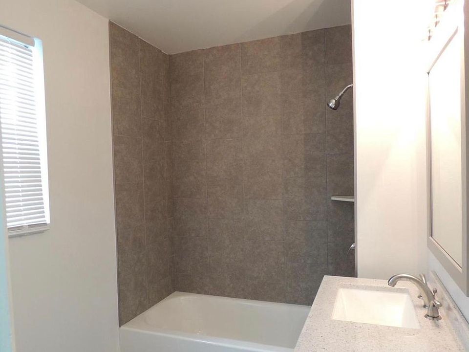 1st image of 205 Stroud St
