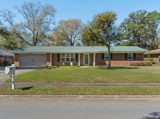 653 Golf Course Dr, Fort Walton Beach, FL 32547