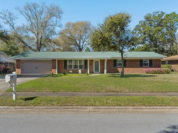 653 Golf Course Dr, Fort Walton Beach, FL 32547