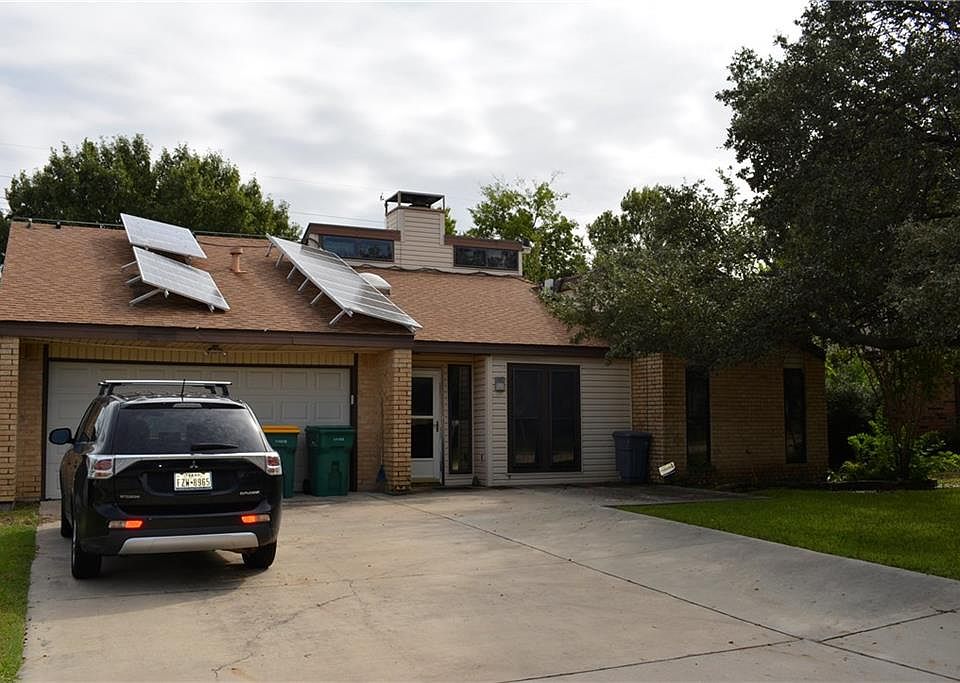 1st image of 1895 Cliff View Dr