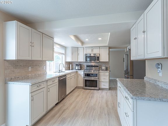 5th image of 9718 NE 130th Ct