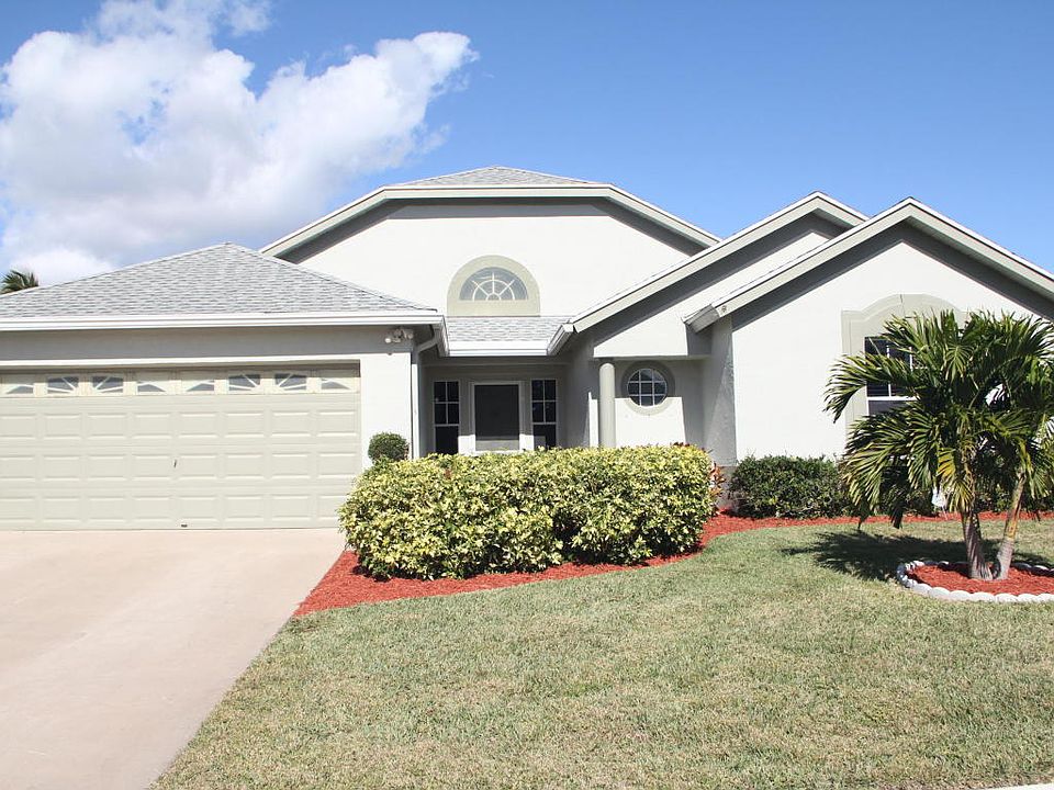 1st image of 32 Meadows Park Ln