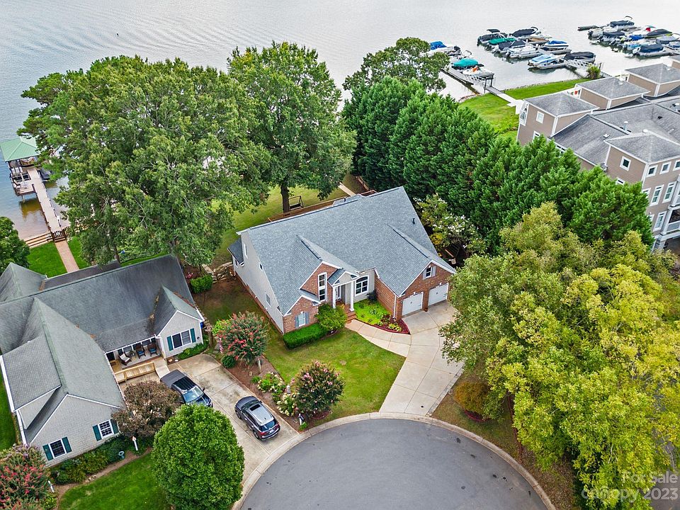 1st image of 100 Chandeleur Dr
