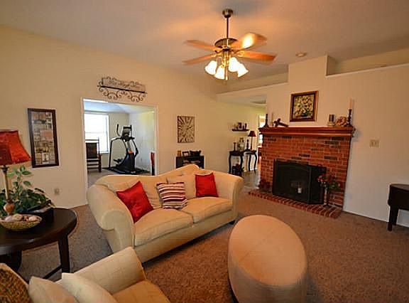 4th image of 2420 Autumndale Dr