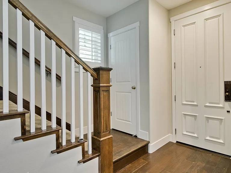156 Linfield Dr — Photo 12