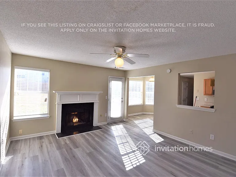 3563 Creekview Dr — Photo 3