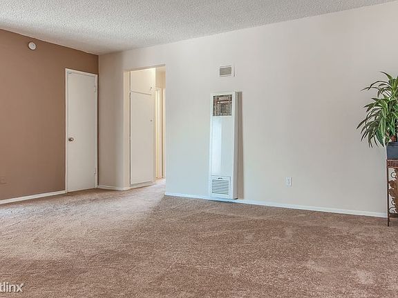 007-Living_Room-712219-mls