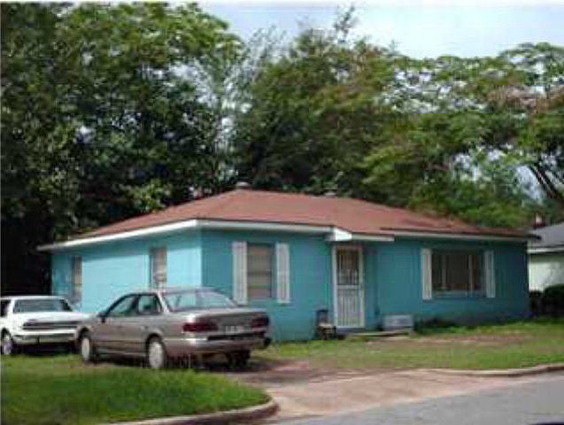 2nd image of 804 Dorsett Ave