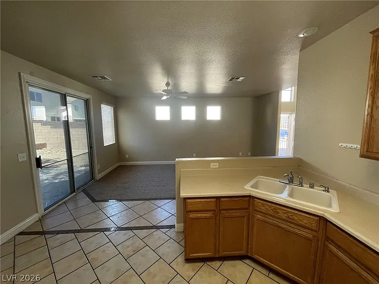 5947 Silver Trace Ct — Photo 11
