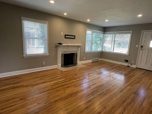 5th image of 2964 Hudson Cres