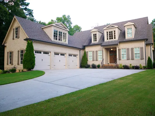 475 Woodward Dr, Fayetteville, GA 30215