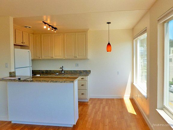3rd image of 22 Clifford Ter APT 4