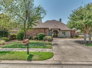 207 Lafayette Ln, Flowood, MS 39232