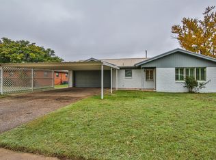 1205 9th St, Shallowater, TX 79363