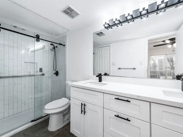 3900 Woodchase Dr APT 137, Houston, TX 77042