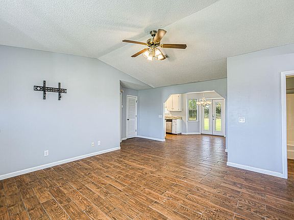 3rd image of 506 Landview Dr