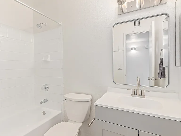 5810 N 48th Ln — Photo 12