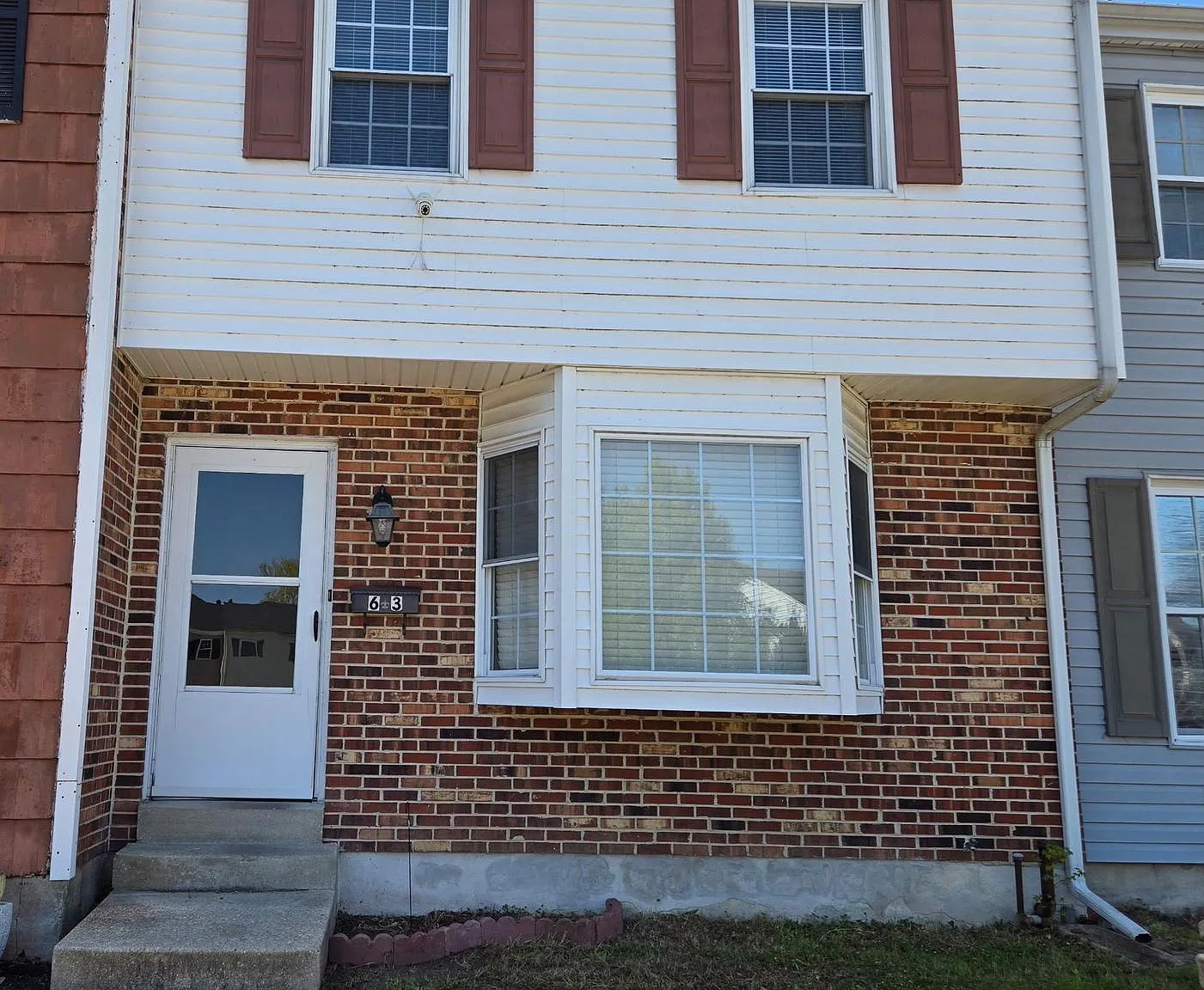 3 bed, 1.5 bath, 1322 sqft, $1,500 — Photo 2