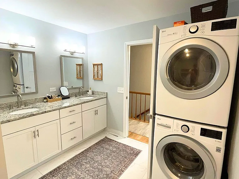 832 Colony Dr — Photo 17