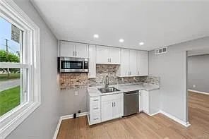 64 Curwood Ct — Photo 6