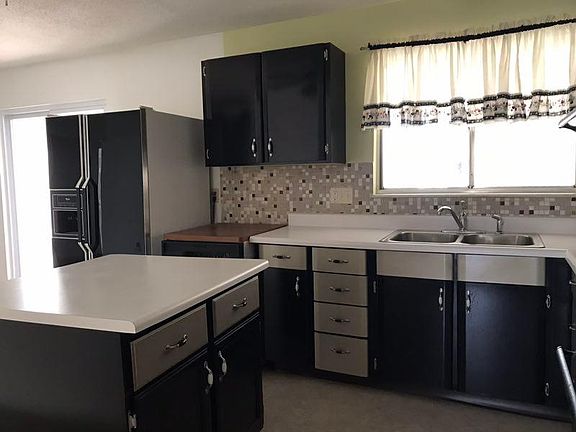 3rd image of 1480 Flordawn Dr