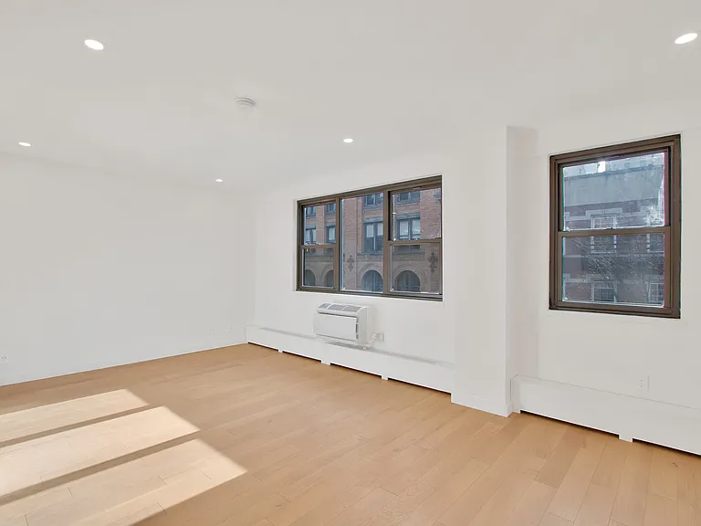 227 E 59th St #3B — Photo 1