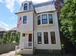 24 2nd St, Newport, RI 02840