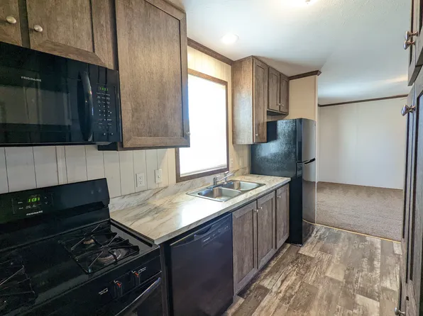 204 Colorado St, Belleville, MI