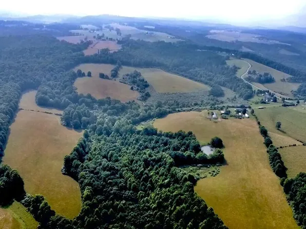 126 Hughes Dr, Peterstown, WV 24963