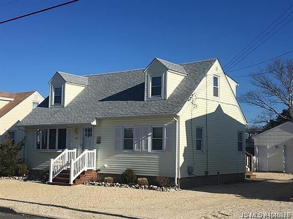 2nd image of 257 N 13th St