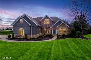 6305 Highland Green Dr