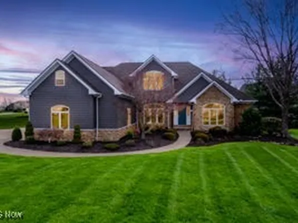 6305 Highland Green Dr, Medina, OH 44256