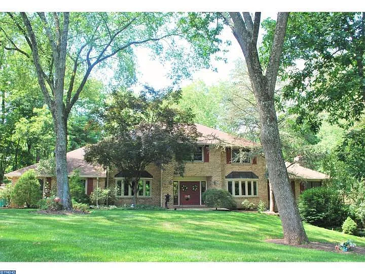 1605 Overbrook Dr photo 1
