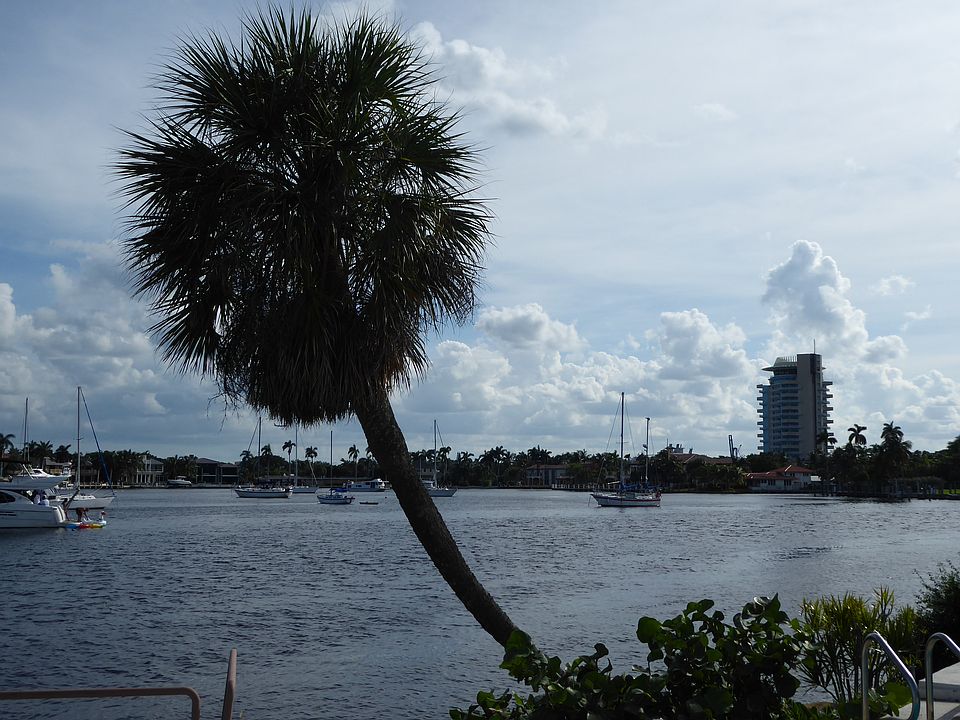 2nd image of 60 Isla Bahia Dr