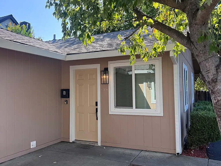 760 Arden Way #B — Photo 7
