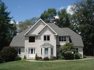 5 Fern Ridge Ct, Shavertown, PA 18708