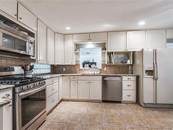 4th image of 3320 Wentwood Dr