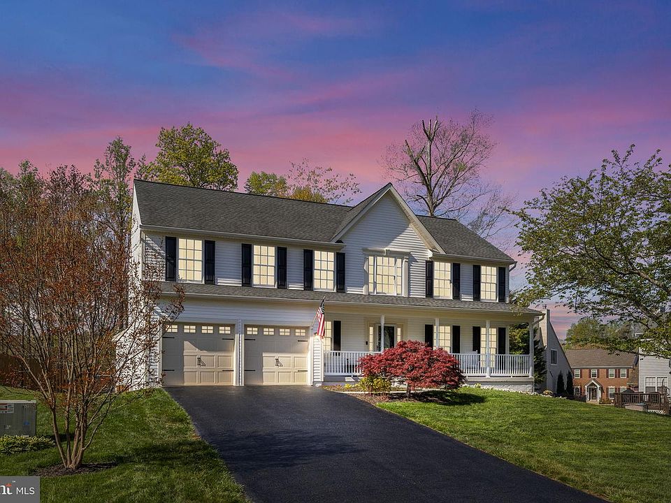 1st image of 8 Queens Mill Ct
