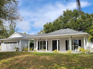 1951 Rolling Green Cir, Sarasota, FL 34240