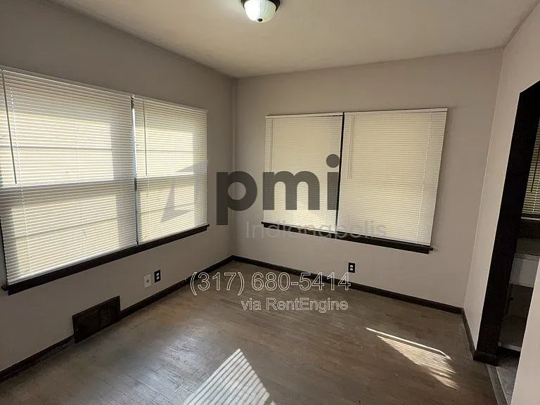 2613 Louise St — Photo 16