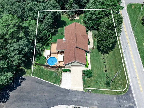 2 Saint Neots Ln, Bella Vista, AR 72714