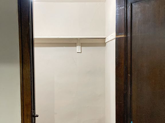 4th image of 524 Pitt St W Unit 105
