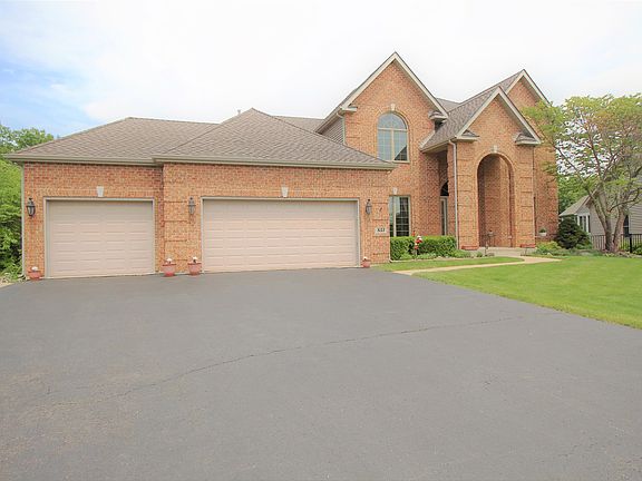 2nd image of 833 Woodland Dr