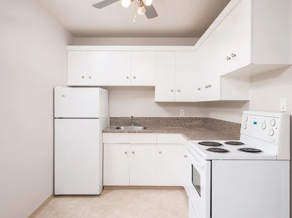 10640 108th St NW, Edmonton, AB T5H 3A1