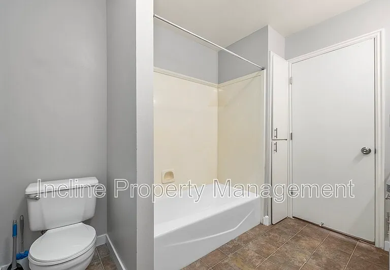 768 N 1060 W — Photo 9
