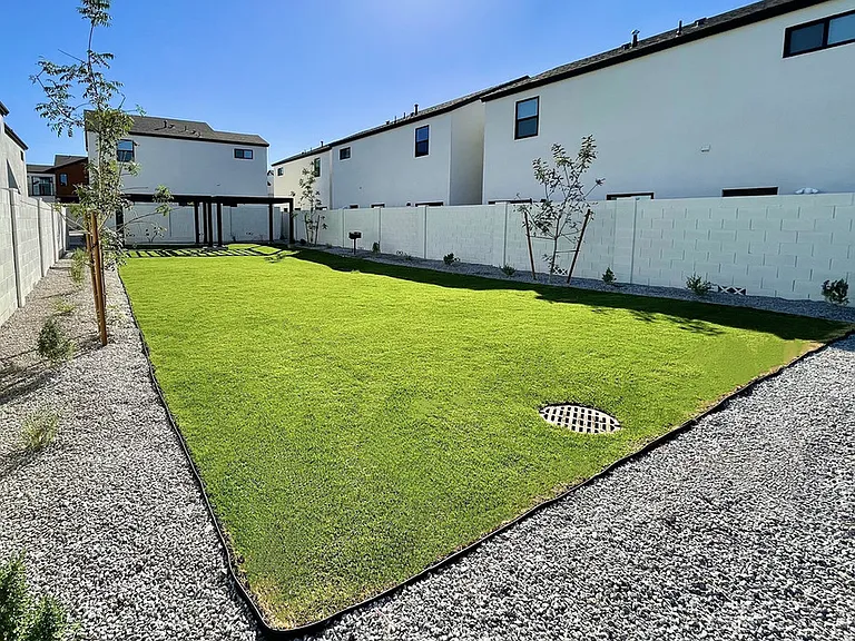 Roma Meadows — Photo 44