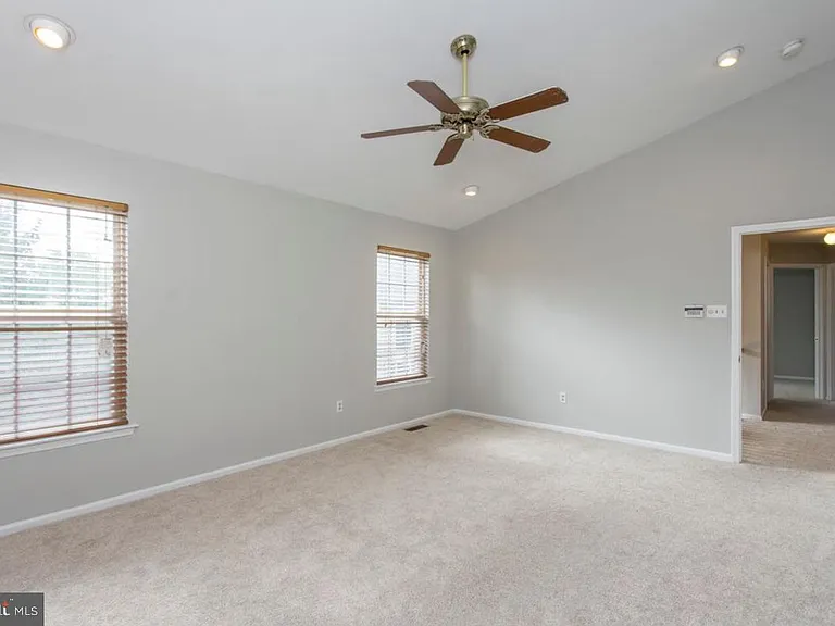105 Farrington Ct — Photo 14
