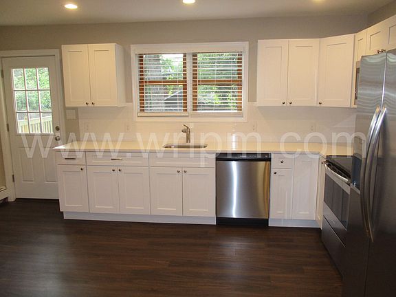 5th image of 89 Pinewood Dr