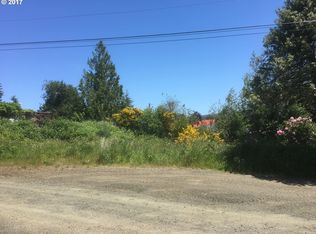 1280 W 13th St, Coquille, OR